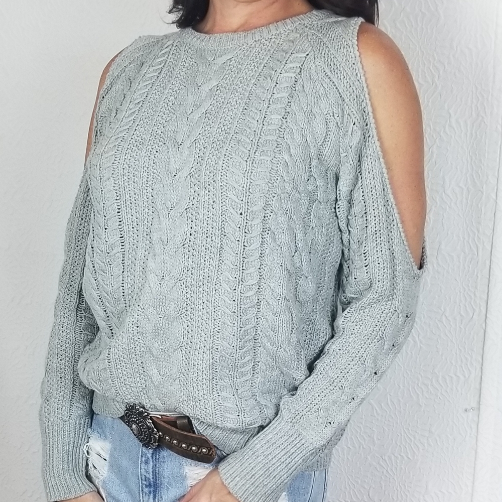 John + Jenn Gray Cable Knit Cold Shoulder Sweater M